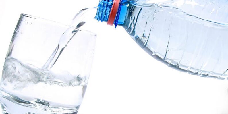 մաքուր ջուր խմելը պարտադիր է տանը նիհարելու համար